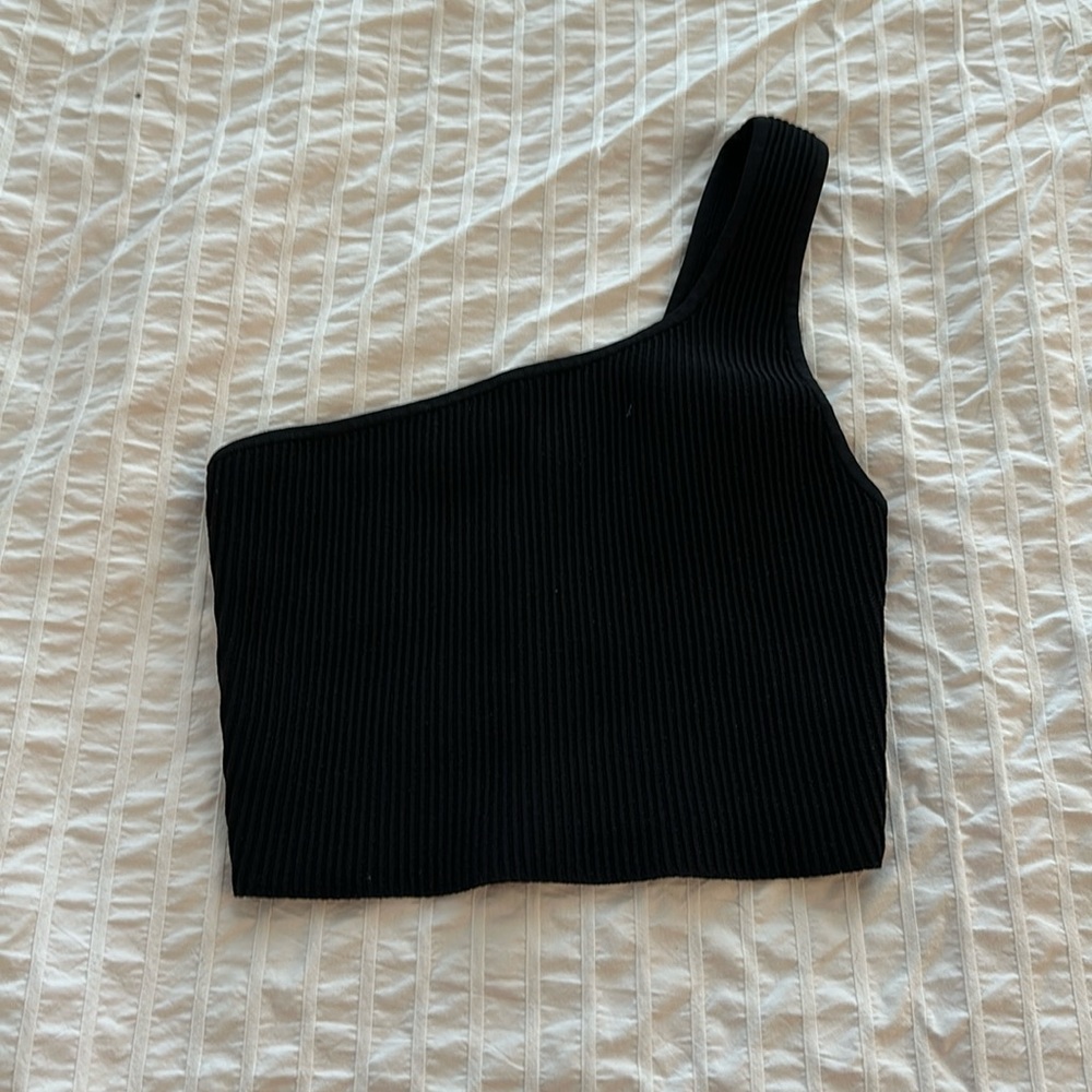 Aritzia Babaton small one shoulder crop tank